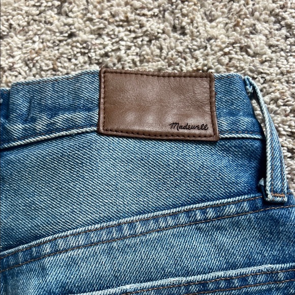 Madewell Straight-Leg Women's Jeans in Medium Blue Wash - Picture 3 of 4
